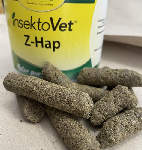 Przysmaki na kleszcze dla psa i konia – naturalne wsparcie organizmu cdVet insektoVet Z-Hap 350 g