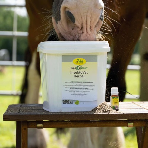 EquiGreen insektoVet DUO – Naturalna Ochrona Konia przed Owadami i kleszczami.jpg